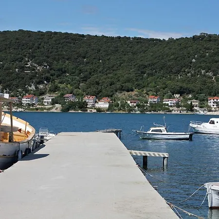 - Donja 5030a Daire Supetarska Draga