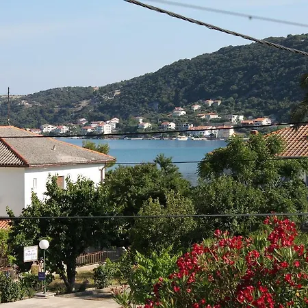 - Donja 5030a * Supetarska Draga