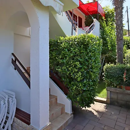 - Donja 5030a Apartment *