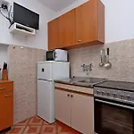 - Donja 5030a Apartment Supetarska Draga