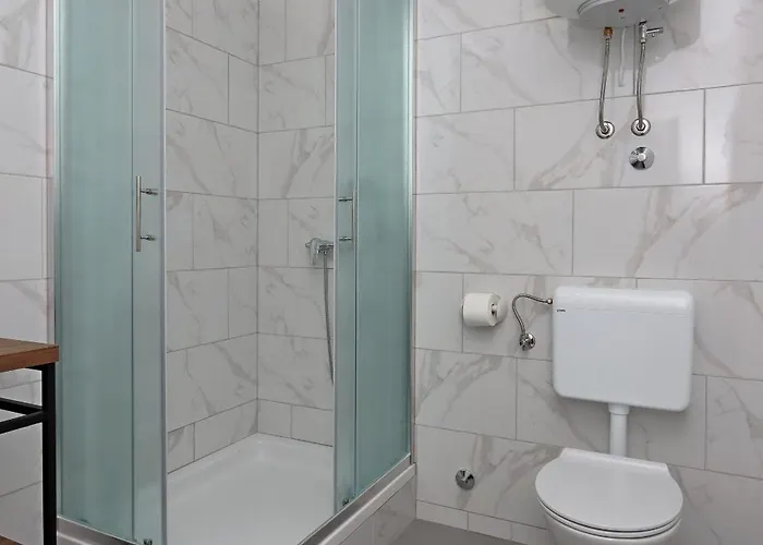 - Donja 5030a Apartman *