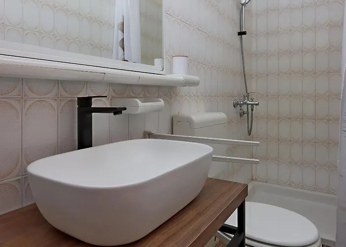 - Donja 5030a Supetarska Draga