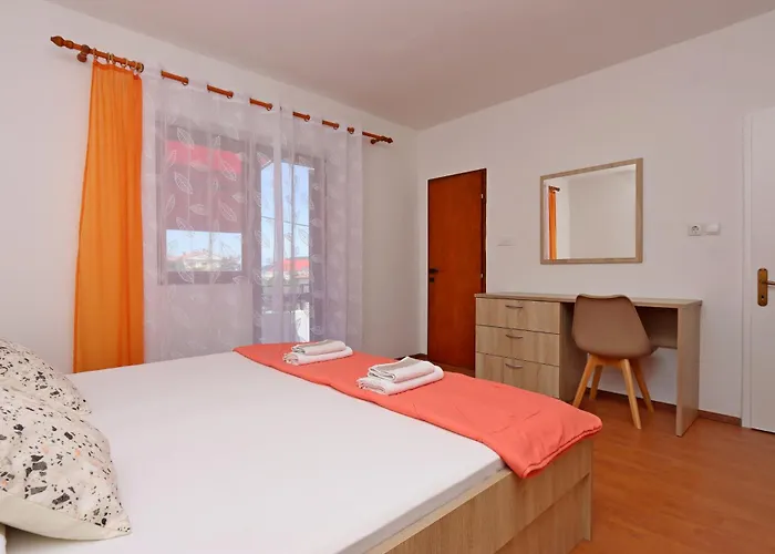 - Donja 5030a * Supetarska Draga