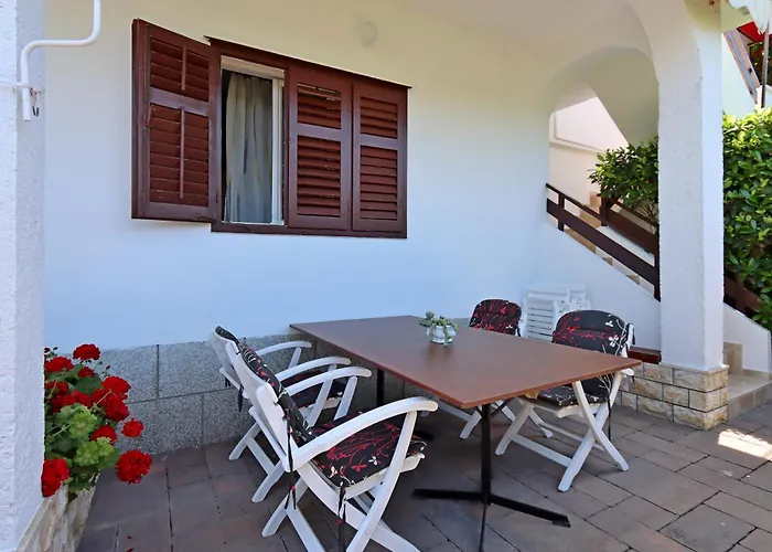 - Donja 5030a * Supetarska Draga