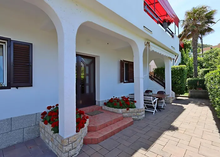 - Donja 5030a Apartman